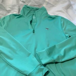 Vineyard Vines performance 1/4 zip. Men’s small.